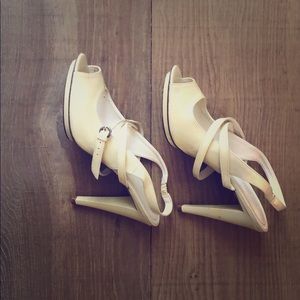 Jill Stuart Cream Leather Sandals Size 8 1/2 M